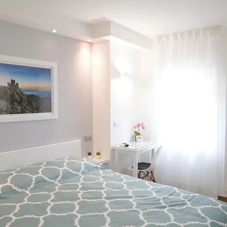 Residenza Aragonese Bed & Breakfast 4*